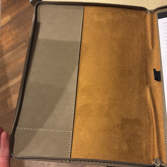 Gray leather notepad holder - NWOT- initial “LO” - Picture 4 of 4